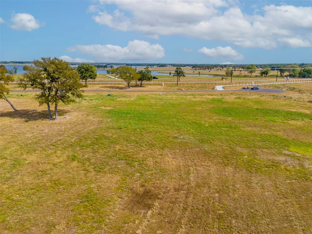 237 Lakeshore Terrace Windom, TX 75492