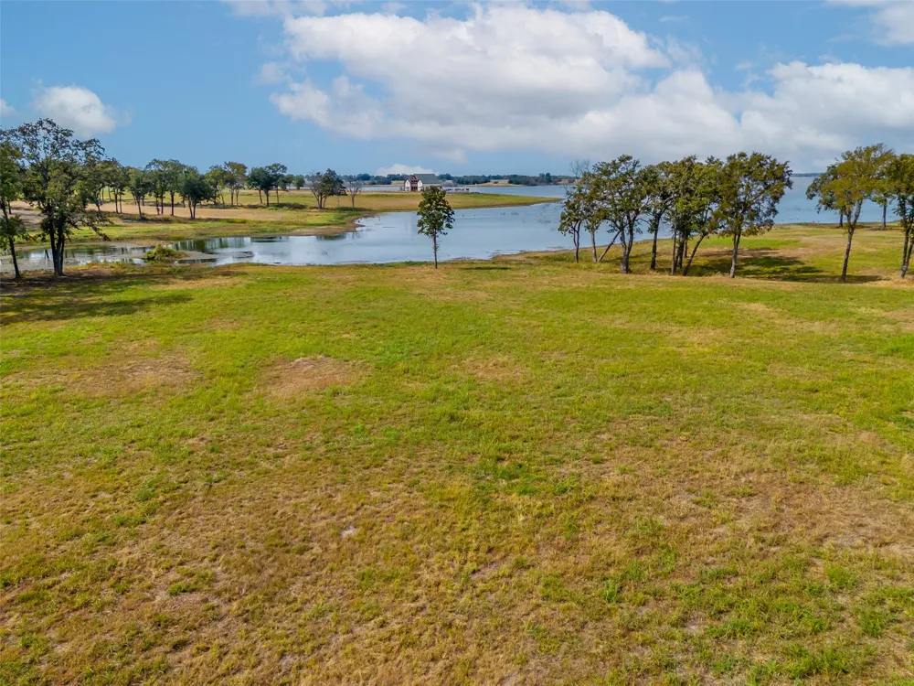 237 Lakeshore Terrace Windom, TX 75492