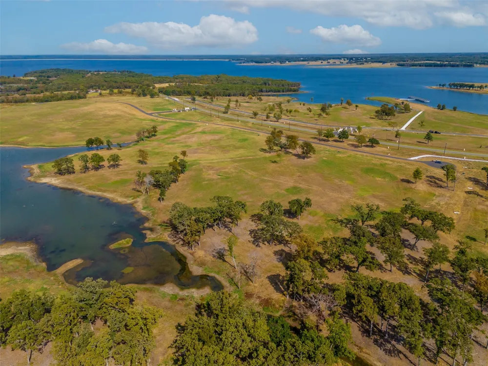 237 Lakeshore Terrace Windom, TX 75492