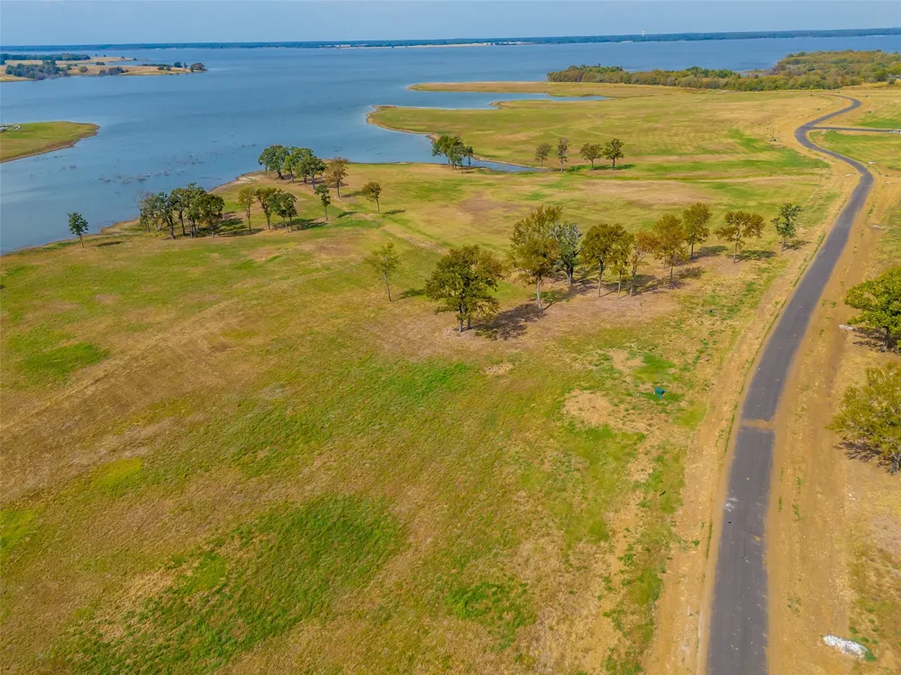 237 Lakeshore Terrace Windom, TX 75492