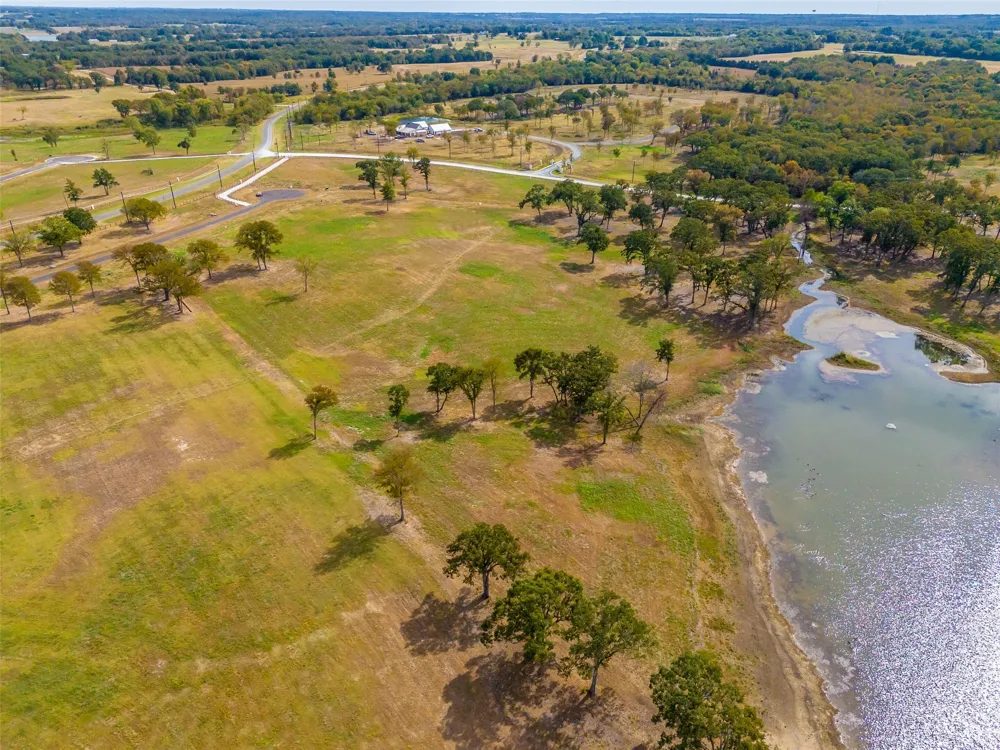 237 Lakeshore Terrace Windom, TX 75492