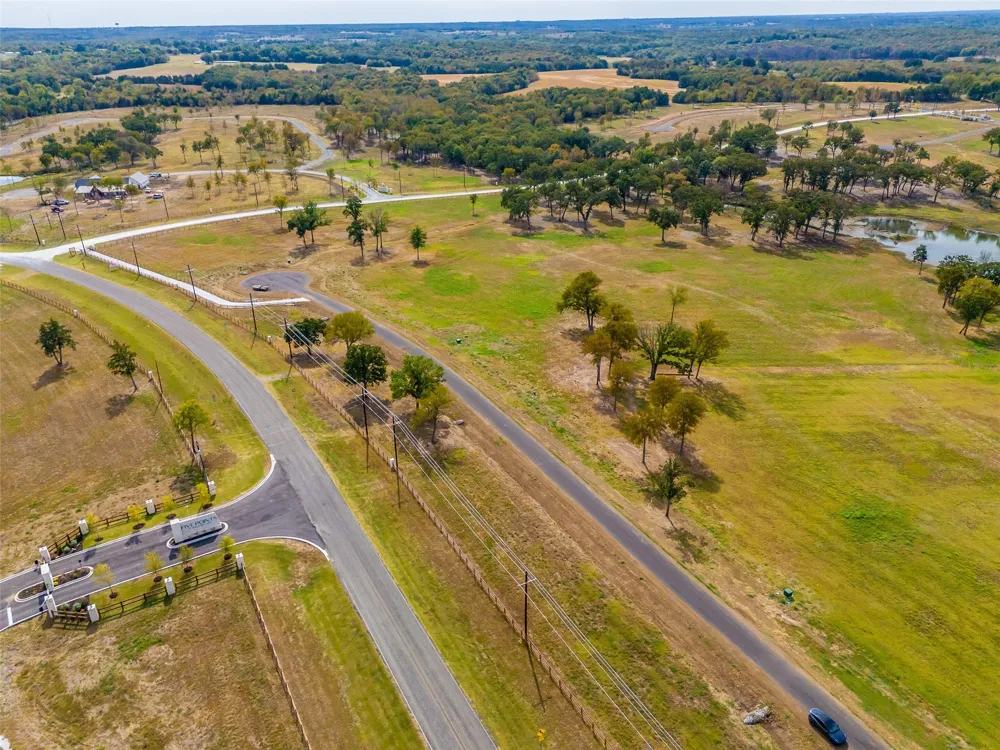 237 Lakeshore Terrace Windom, TX 75492