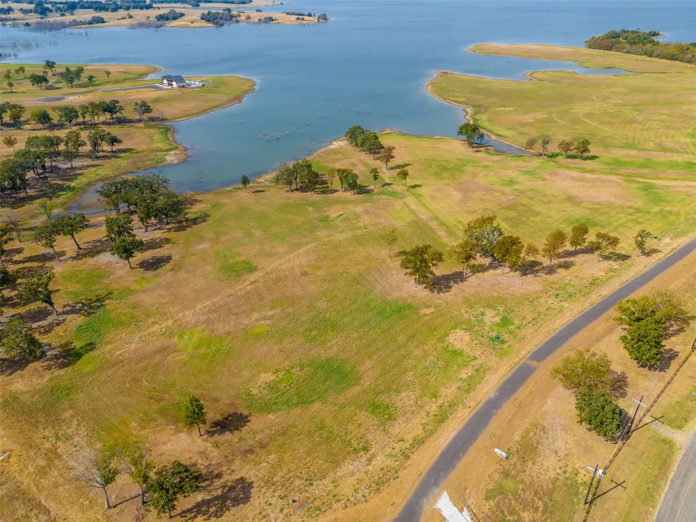 237 Lakeshore Terrace Windom, TX 75492