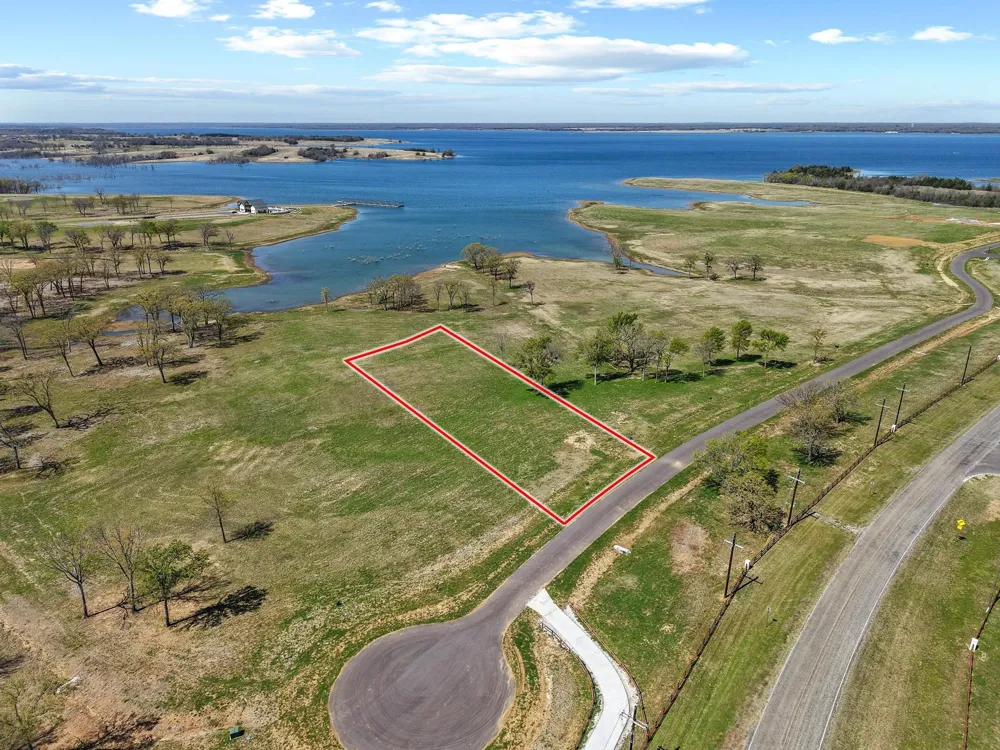 237 Lakeshore Terrace Windom, TX 75492