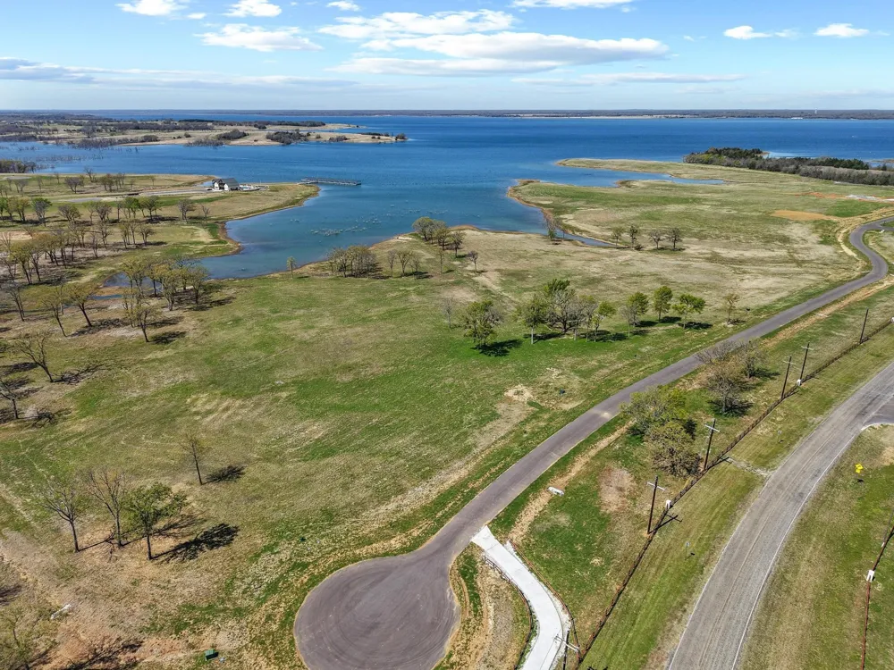 237 Lakeshore Terrace Windom, TX 75492