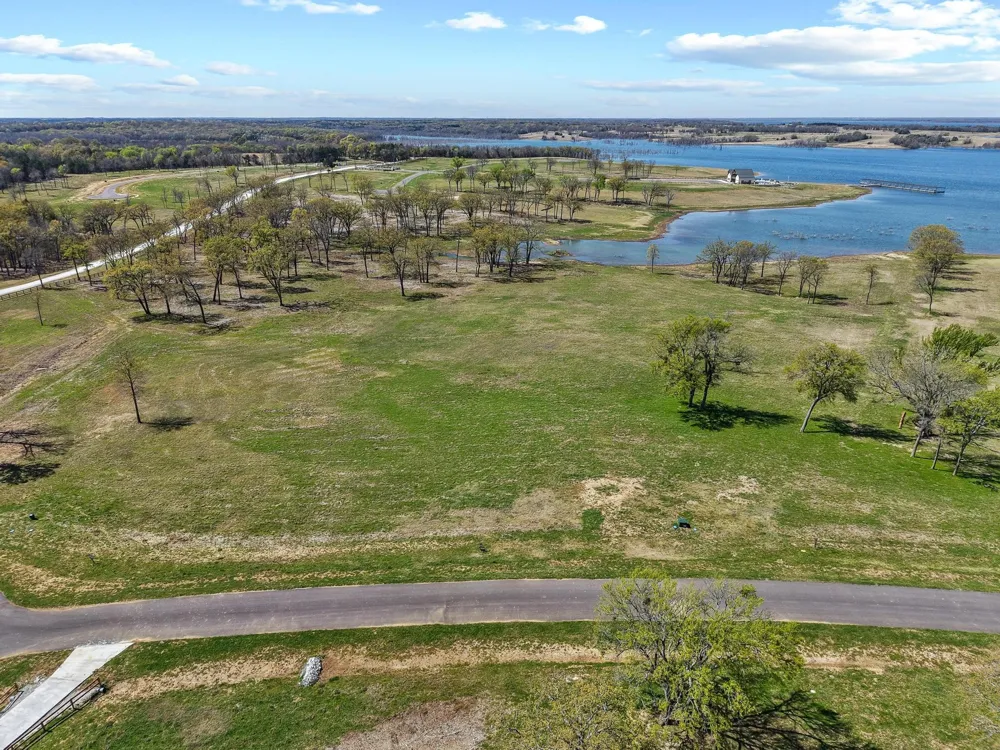 237 Lakeshore Terrace Windom, TX 75492