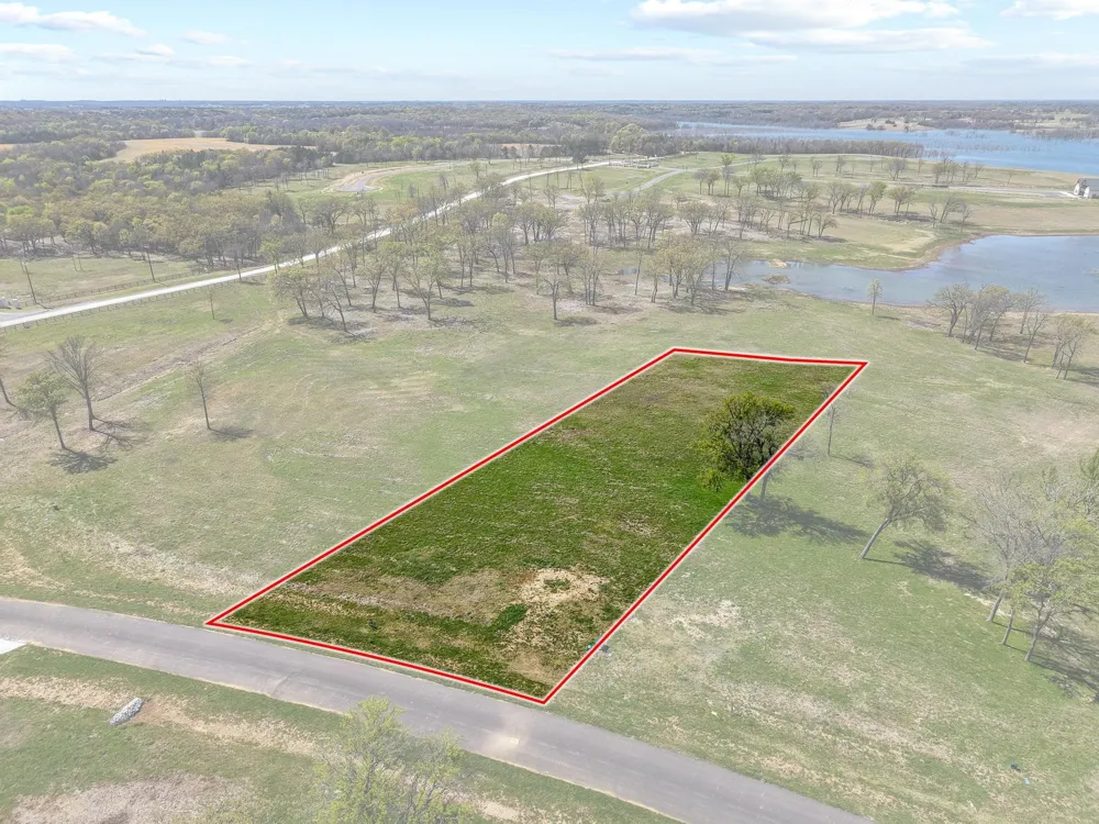 237 Lakeshore Terrace Windom, TX 75492