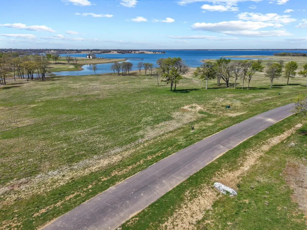 237 Lakeshore Terrace Windom, TX 75492
