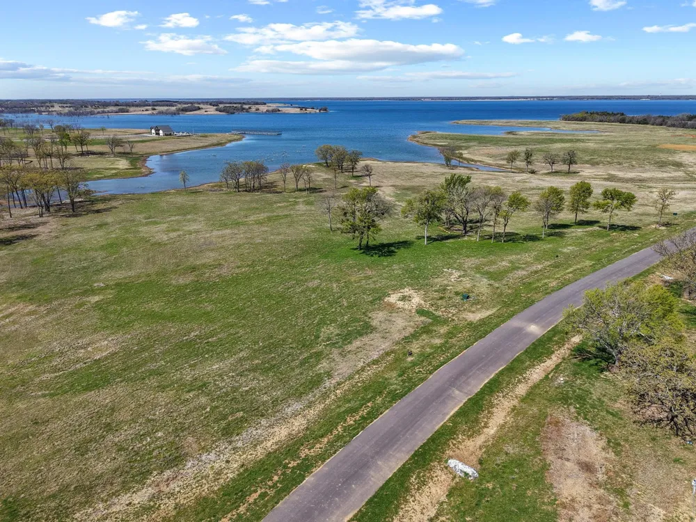 237 Lakeshore Terrace Windom, TX 75492