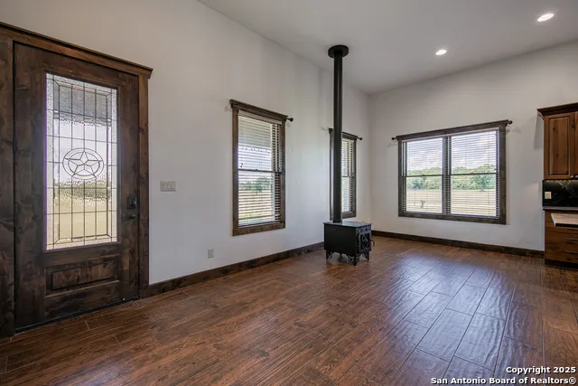 9560 old colony line Dale, TX 78616