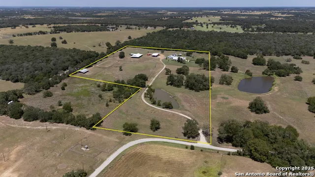 9560 old colony line Dale, TX 78616