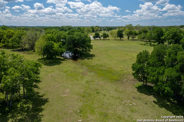 9560 old colony line Dale, TX 78616