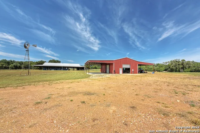 9560 old colony line Dale, TX 78616