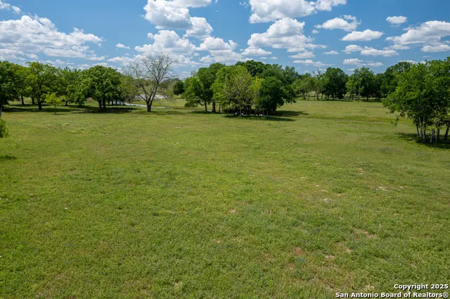 9560 old colony line Dale, TX 78616