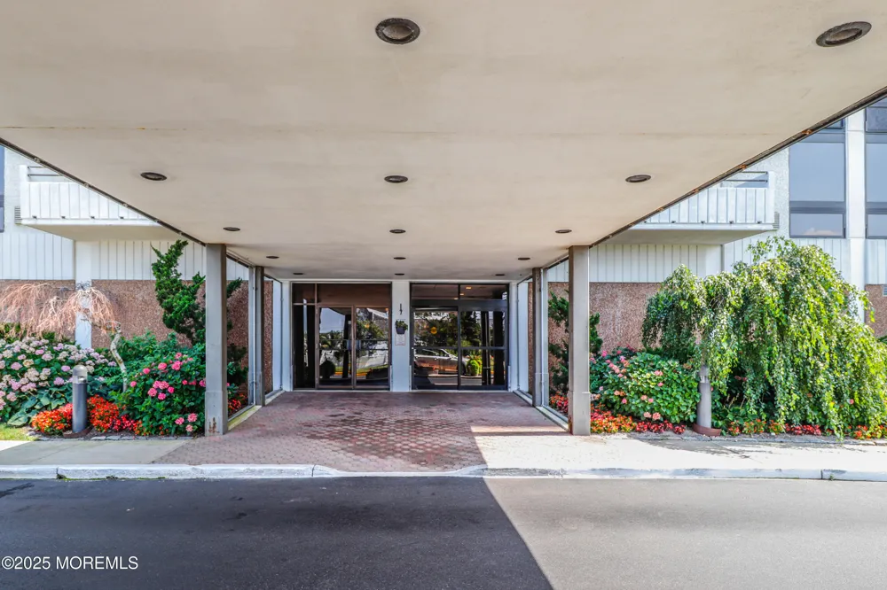1 Channel Drive #1705 Monmouth Beach, NJ 07750