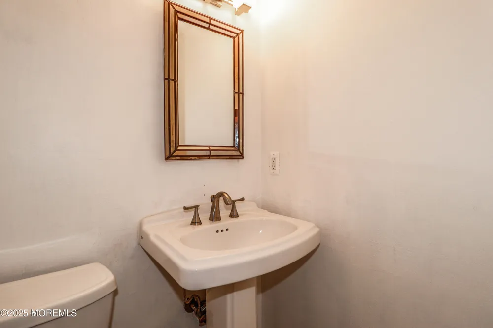 1 Channel Drive #1705 Monmouth Beach, NJ 07750