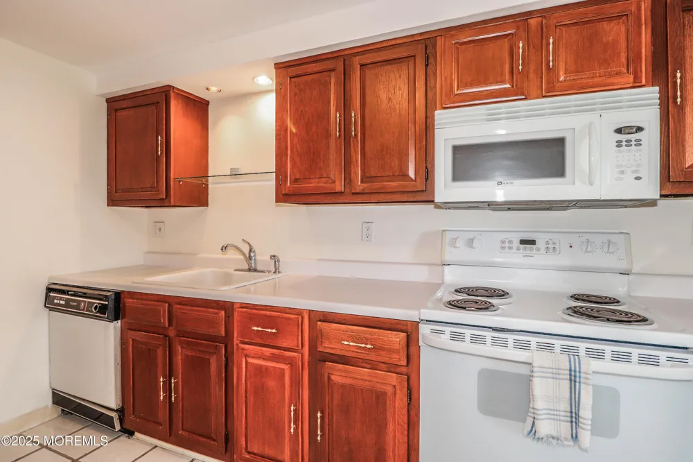 1 Channel Drive #1705 Monmouth Beach, NJ 07750