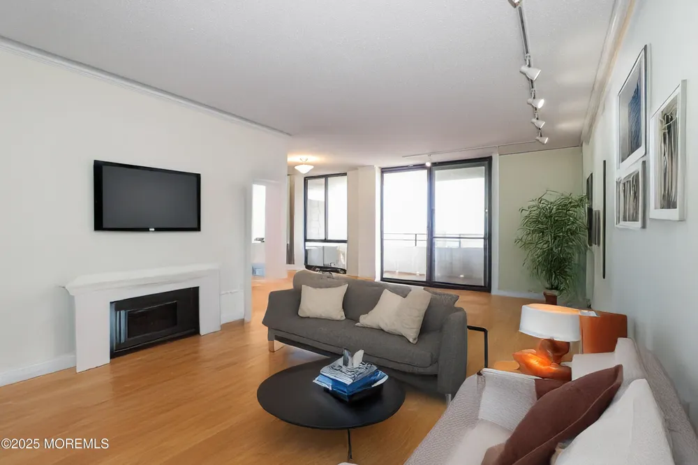 1 Channel Drive #1705 Monmouth Beach, NJ 07750