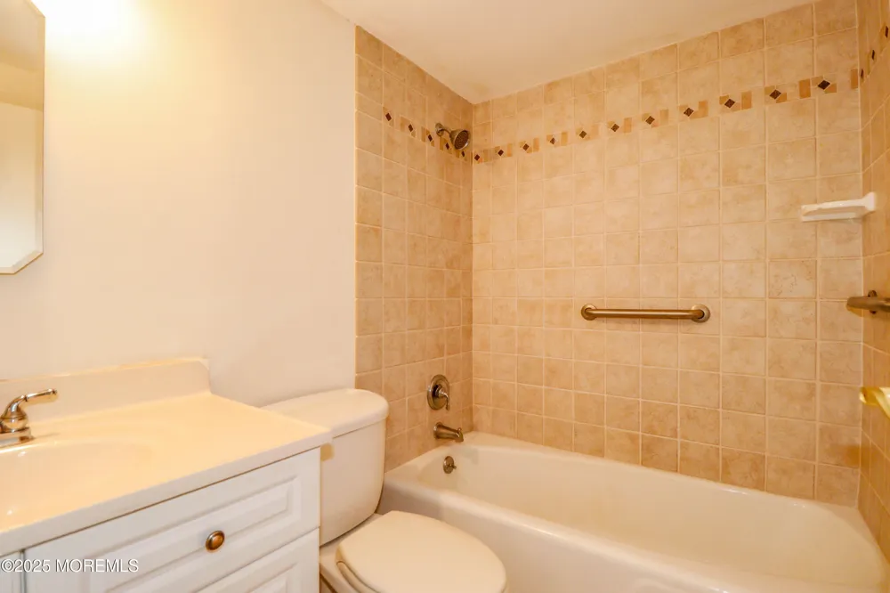 1 Channel Drive #1705 Monmouth Beach, NJ 07750