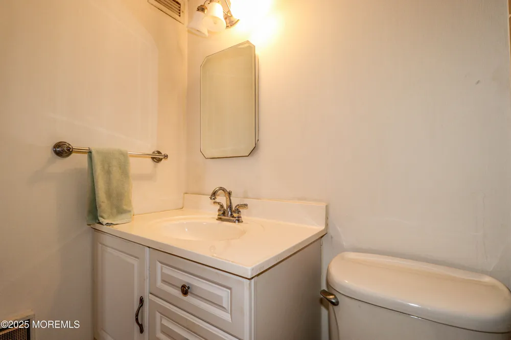 1 Channel Drive #1705 Monmouth Beach, NJ 07750