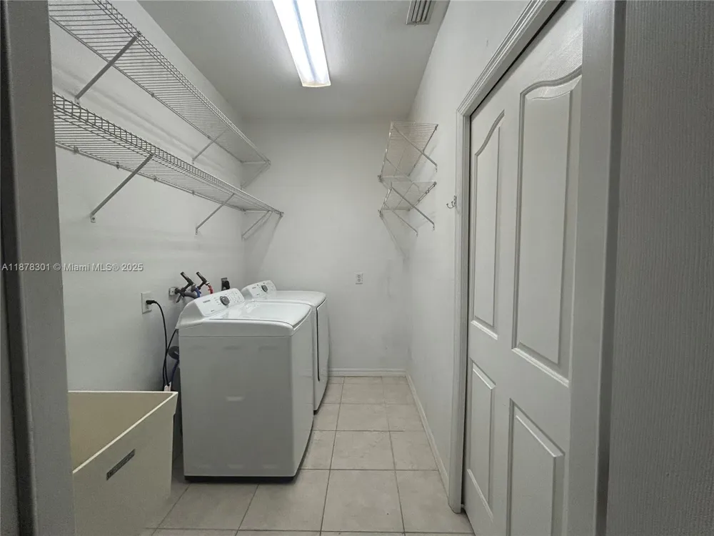 3894 Roderigo North Port, FL 34286