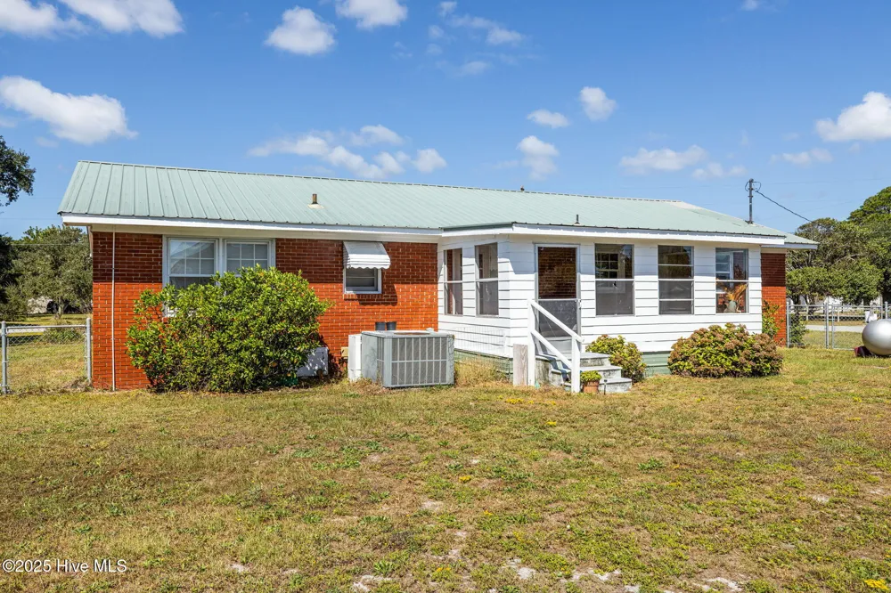 124 Stewart Road Harkers Island, NC 28531