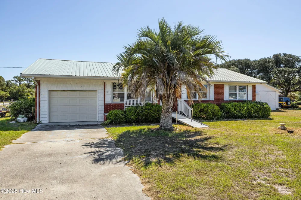 124 Stewart Road Harkers Island, NC 28531