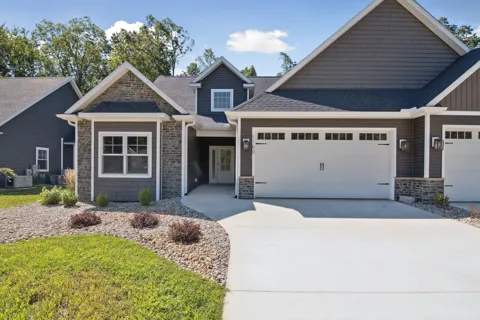 1160 Lochaven Circle