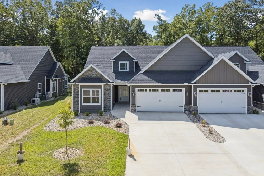 1160 Lochaven Circle Hillsdale, MI 49242