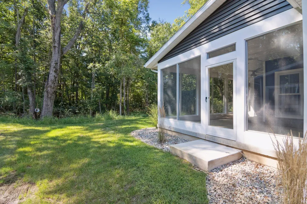 1160 Lochaven Circle Hillsdale, MI 49242