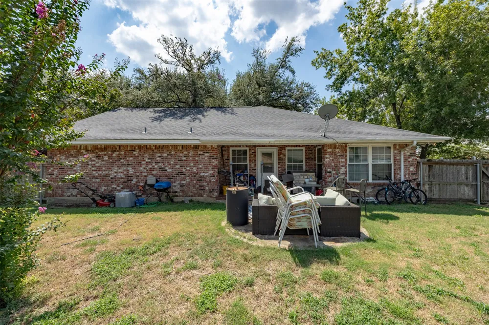 704 E 16th Street Cameron, TX 76520