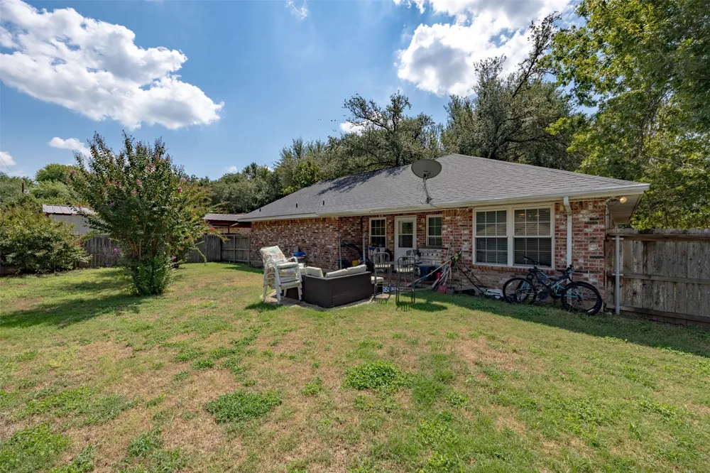 704 E 16th Street Cameron, TX 76520