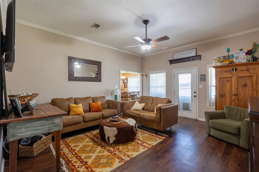 704 E 16th Street Cameron, TX 76520