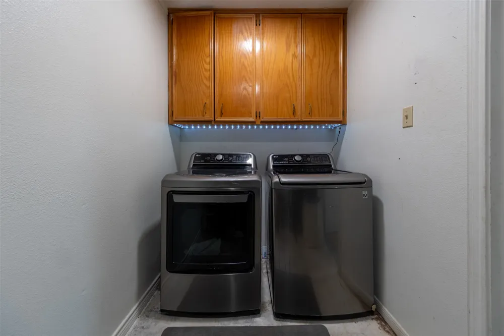 704 E 16th Street Cameron, TX 76520