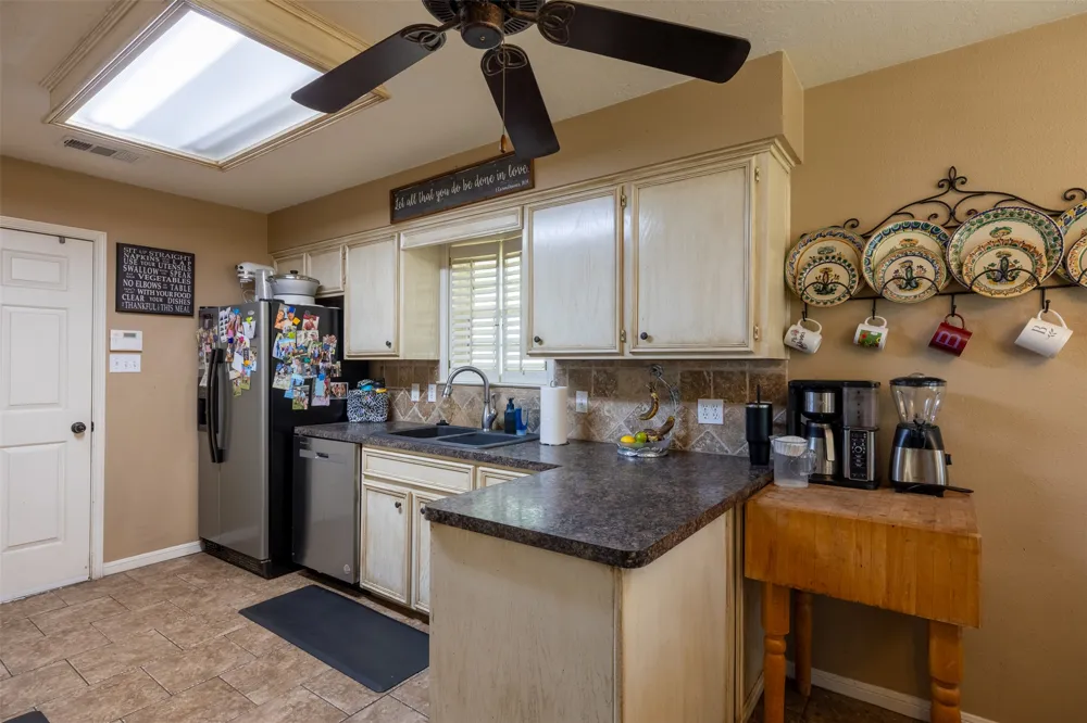 704 E 16th Street Cameron, TX 76520
