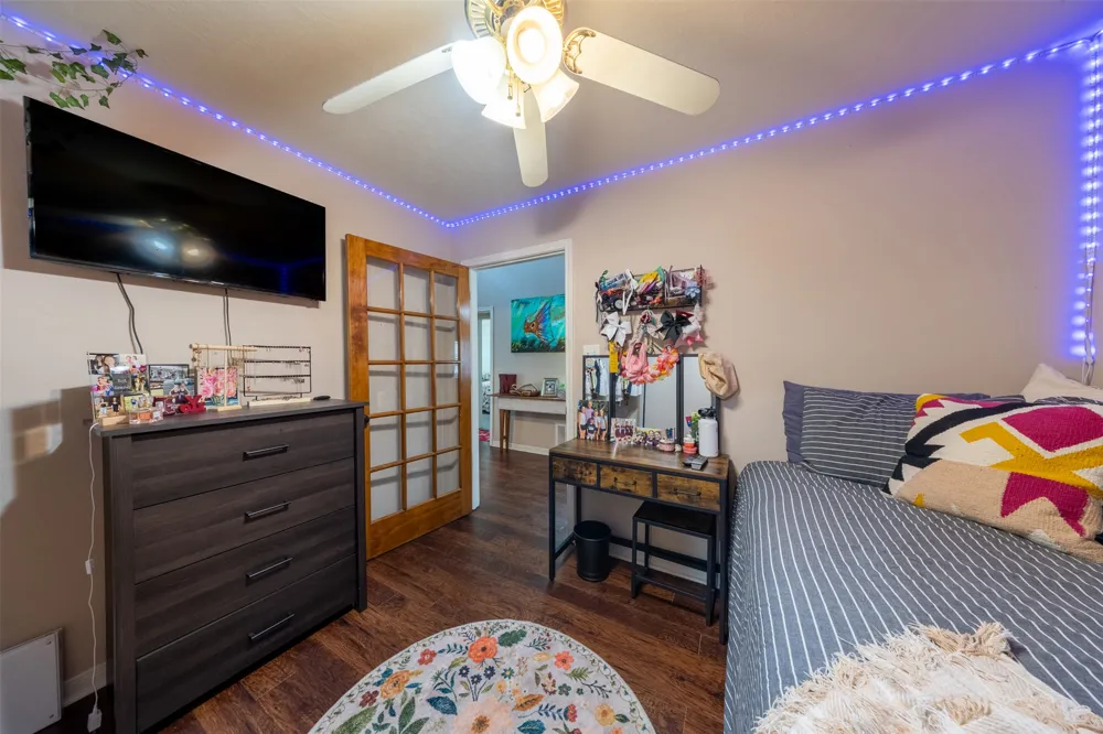 704 E 16th Street Cameron, TX 76520