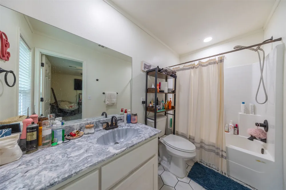 704 E 16th Street Cameron, TX 76520