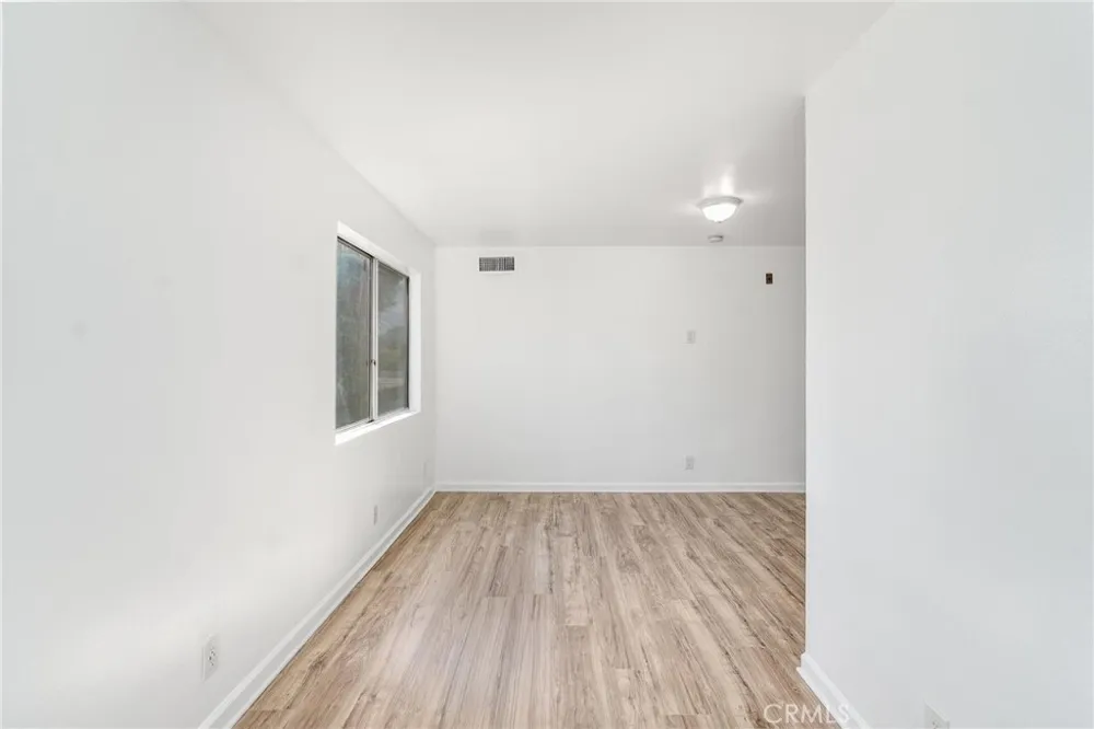 7254 Vassar Ave #308 Canoga Park, CA 91303