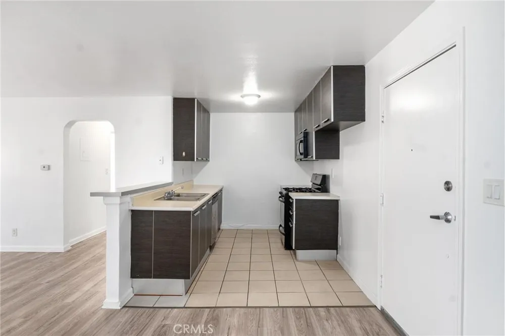 7254 Vassar Ave #308 Canoga Park, CA 91303