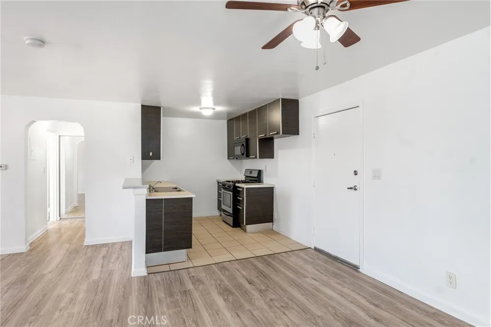 7254 Vassar Ave #308 Canoga Park, CA 91303
