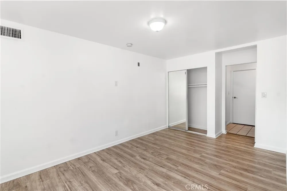 7254 Vassar Ave #308 Canoga Park, CA 91303