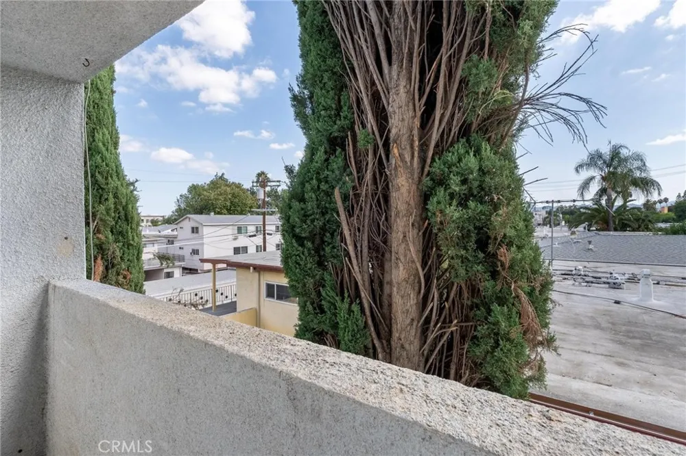7254 Vassar Ave #308 Canoga Park, CA 91303