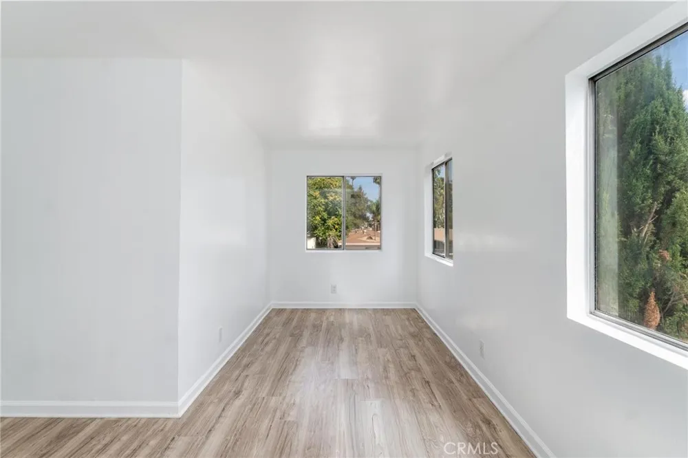 7254 Vassar Ave #308 Canoga Park, CA 91303