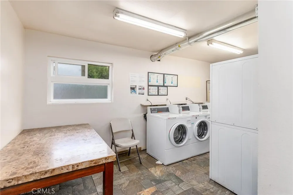7254 Vassar Ave #308 Canoga Park, CA 91303
