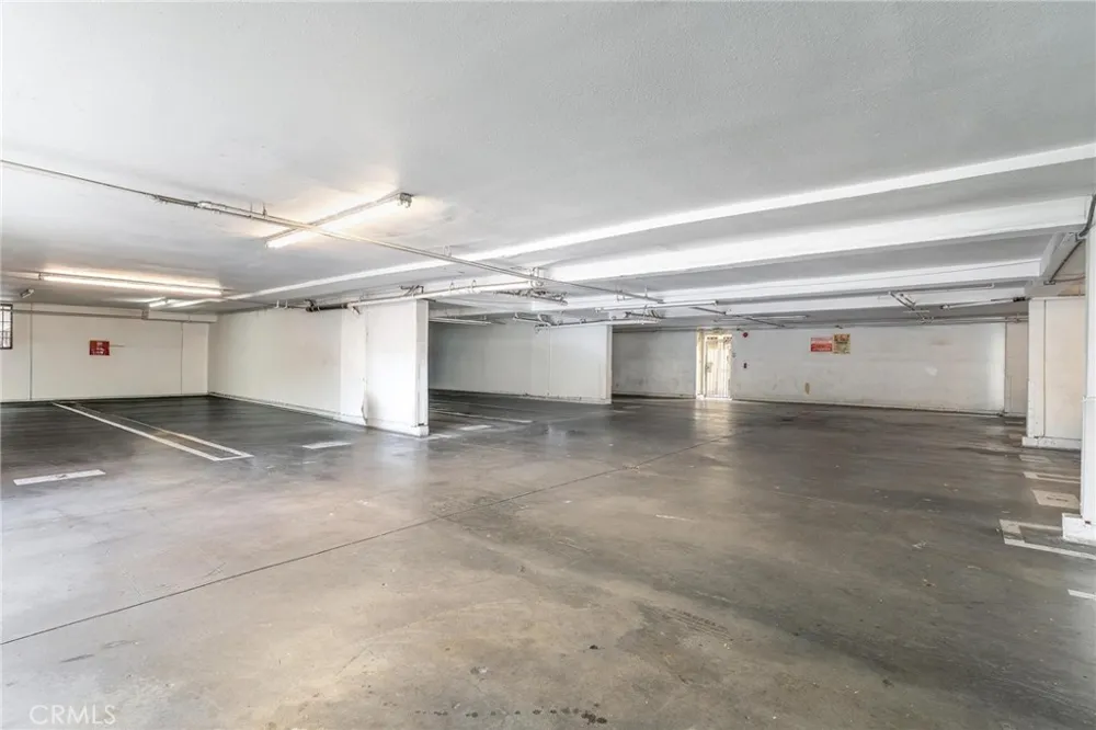 7254 Vassar Ave #308 Canoga Park, CA 91303