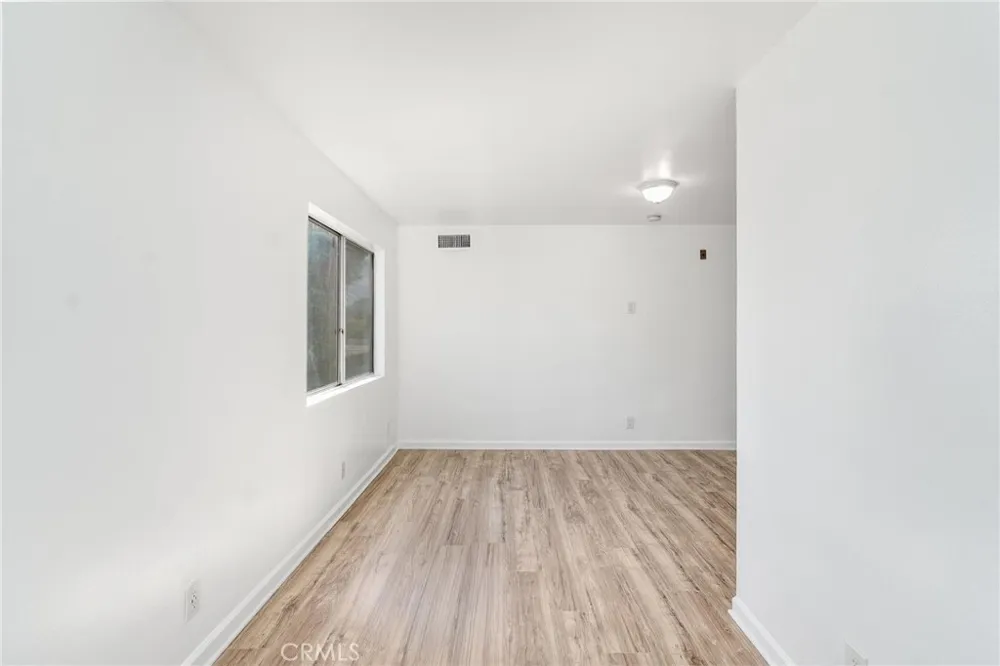 7254 Vassar Ave #308 Canoga Park, CA 91303