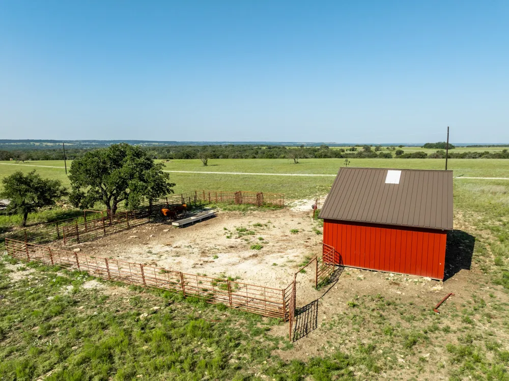 2977 Fm 1241 Purmela, TX 76566