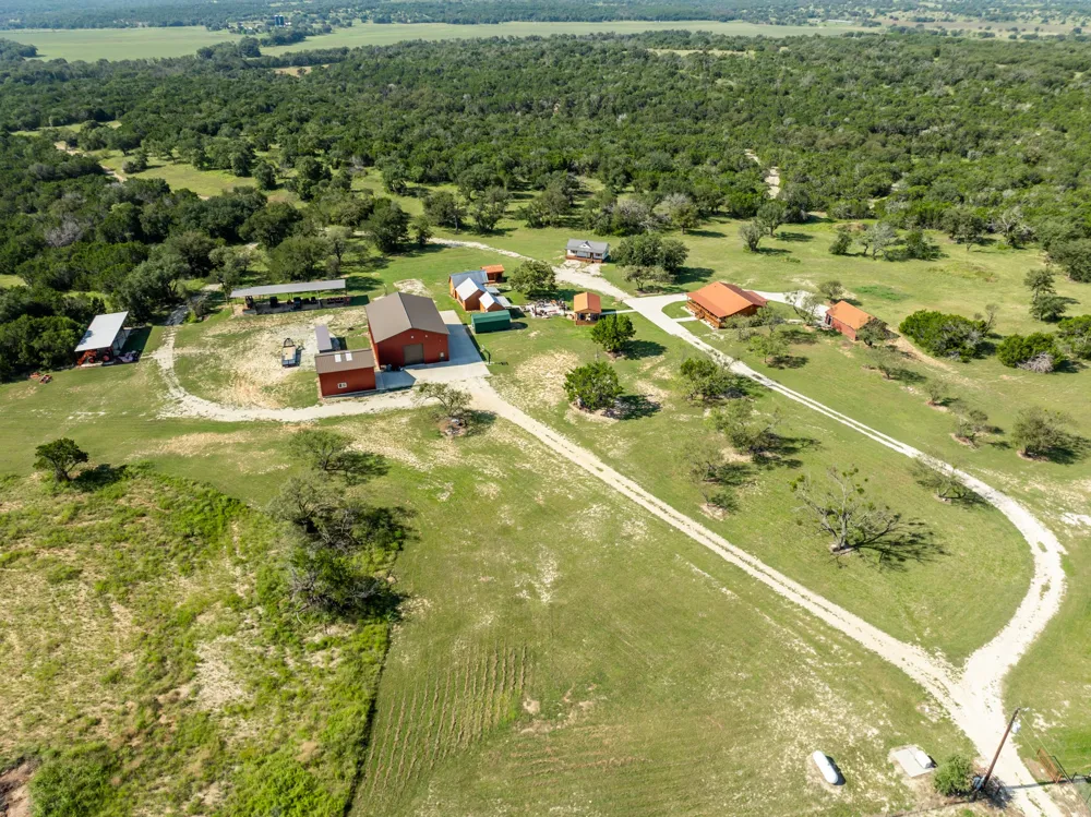 2977 Fm 1241 Purmela, TX 76566