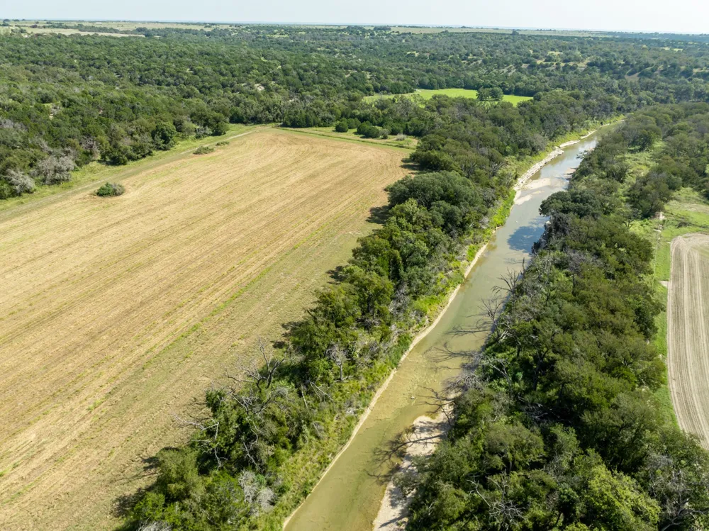 2977 Fm 1241 Purmela, TX 76566