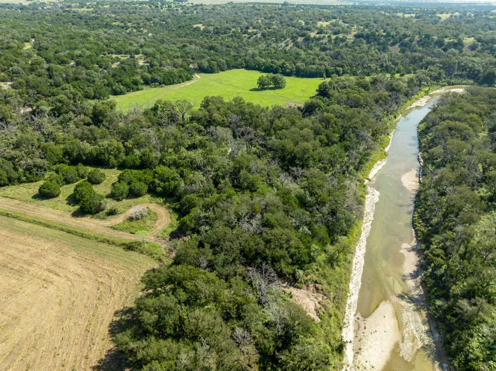 2977 Fm 1241 Purmela, TX 76566